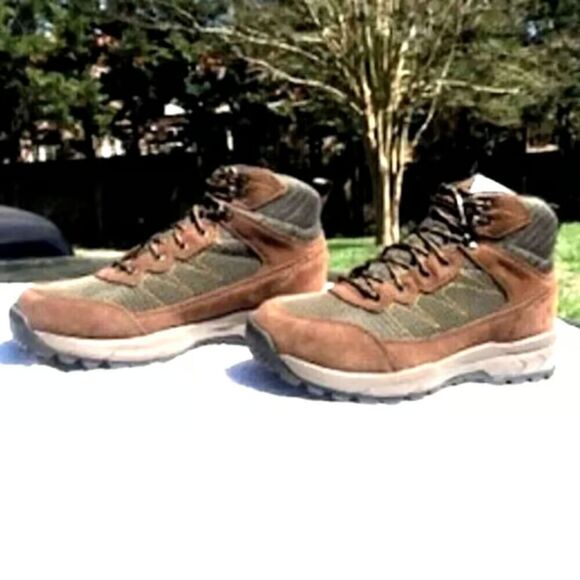 Size: 11 1/2 Hiking Boots Waterproof . Benedict . Ozark Trail . New in Box main image 5